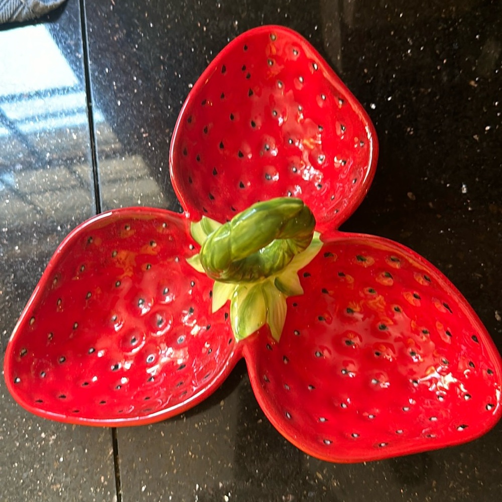 Pier 1 strawberry trio dish